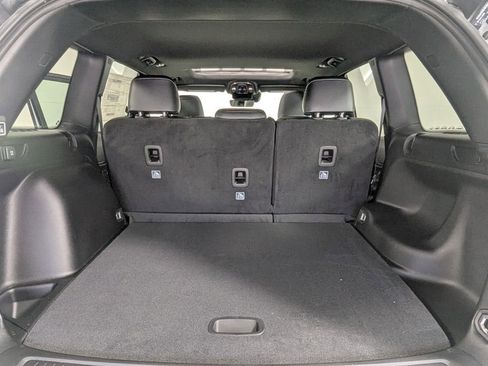 New 2025 Jeep Grand Cherokee Altitude image 32