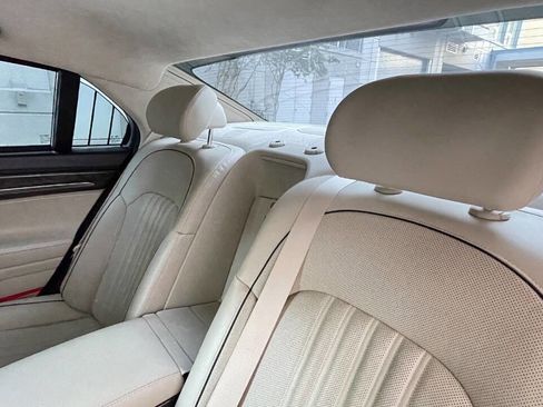 Used 2017 Genesis G90 3.3T Premium image 11