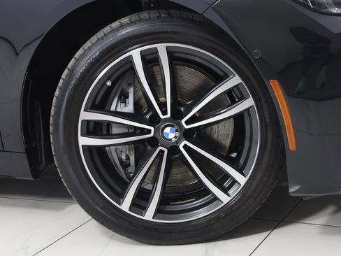 Used 2022 BMW 750i xDrive w/ M Sport Package image 19