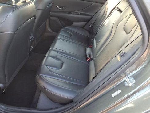 Used 2024 Hyundai Elantra Limited image 6