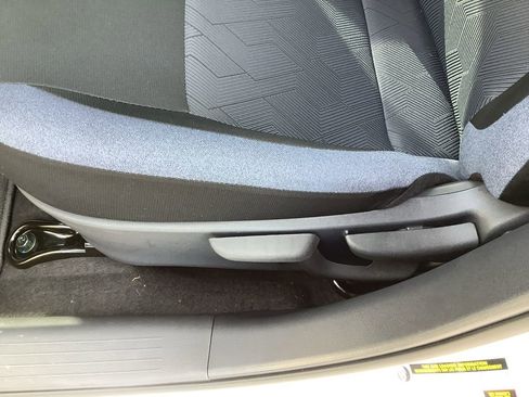 Used 2025 Nissan Versa SV w/ Trunk Package image 25