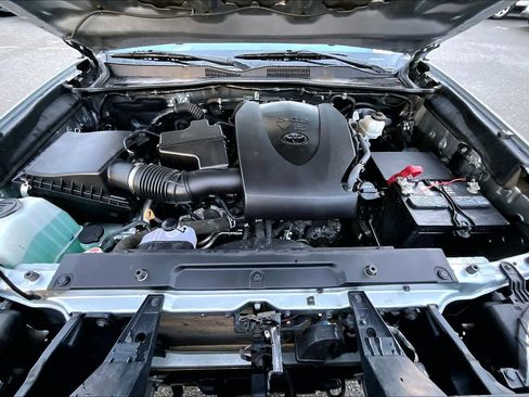 Certified 2023 Toyota Tacoma TRD Off-Road image 31