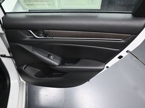 Used 2021 Honda Accord EX-L image 34