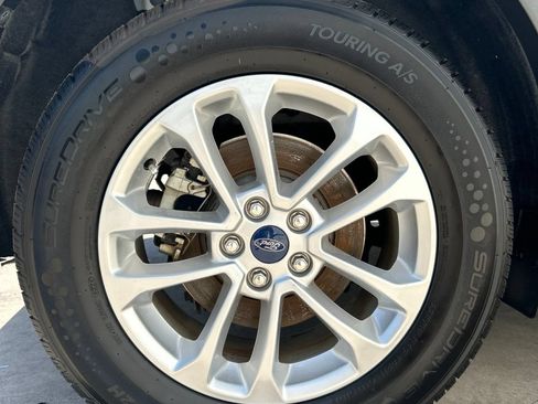 Used 2021 Ford Escape SE w/ Cold Weather Package AWD/4WD image 21