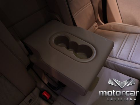 Used 2021 Porsche Cayenne Coupe w/ Premium Package image 38