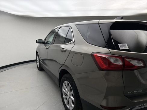 Used 2018 Chevrolet Equinox LT image 3