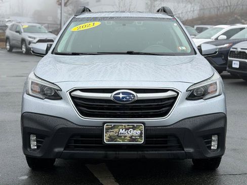 Used 2021 Subaru Outback Premium image 2