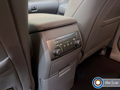 Used 2013 Toyota Highlander SE image 18