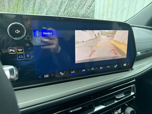 New 2026 Chevrolet Traverse LT image 28