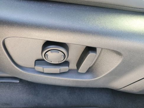 New 2025 Land Rover Discovery Sport Dynamic SE image 14