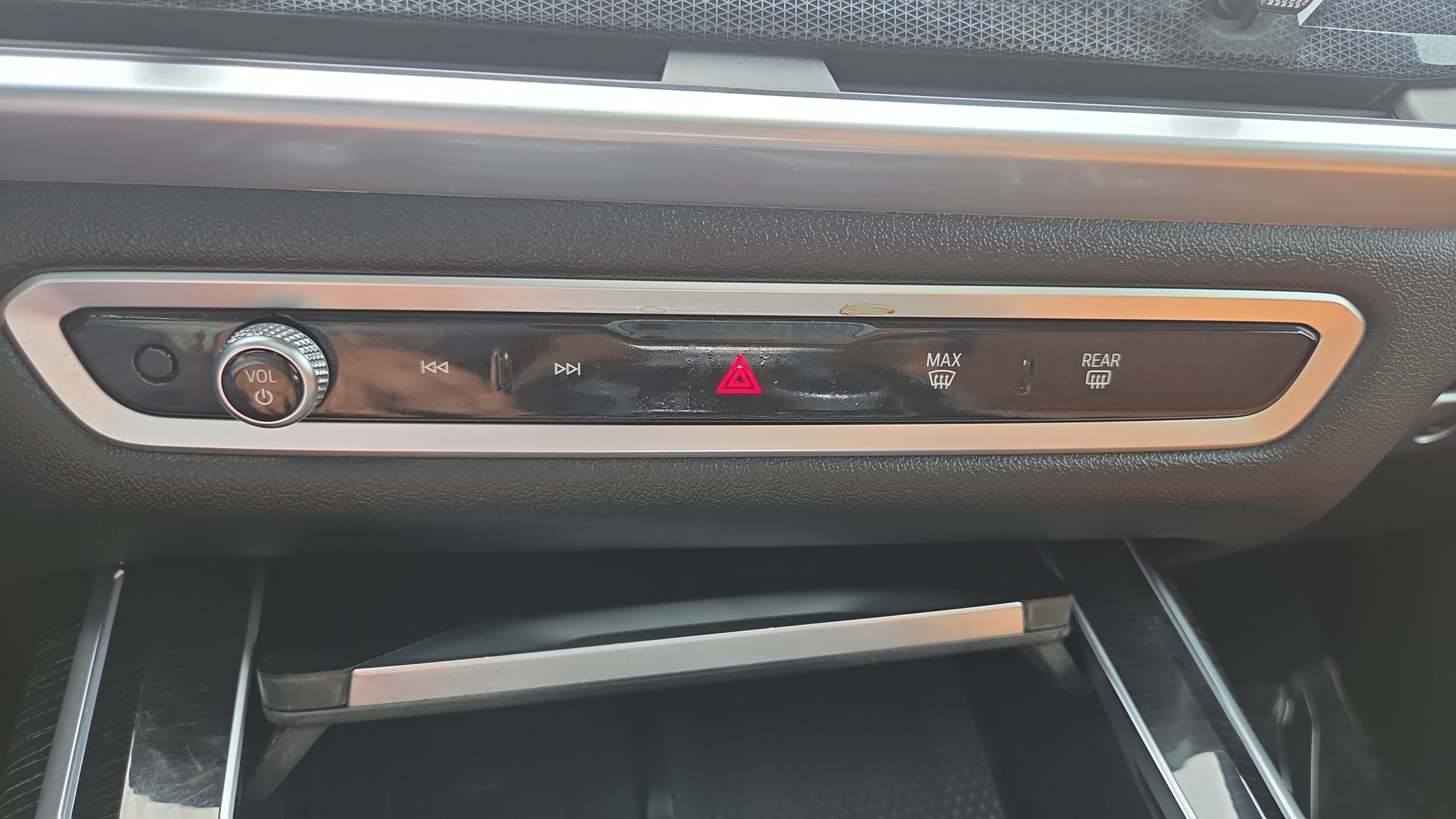 Certified 2024 BMW X7 xDrive40i w/ M Sport Package AWD/4WD image 31