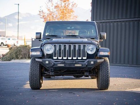 Used 2018 Jeep Wrangler Unlimited Sahara w/ Uconnect 4C Nav & Sound Group image 3