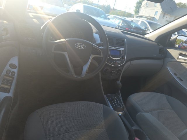 Used 2013 Hyundai Accent GS FWD image 8