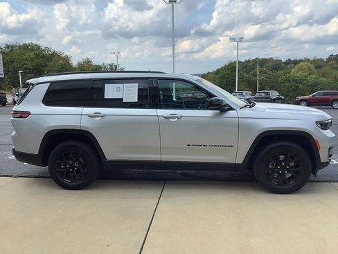 Certified 2024 Jeep Grand Cherokee L Laredo image 5