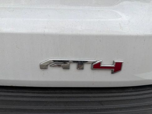 Used 2025 GMC Yukon AT4 w/ AT4 Premium Plus Package AWD/4WD image 19