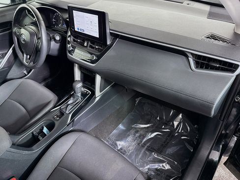 Used 2024 Toyota Corolla Cross LE image 30