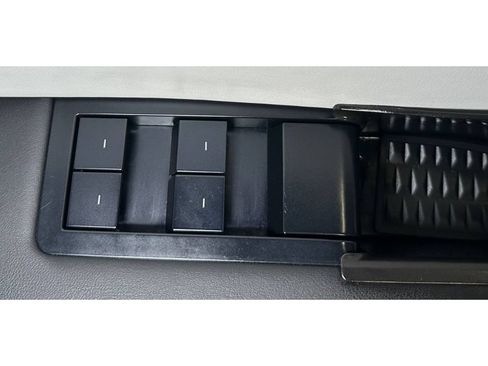Used 2024 Tesla Cybertruck AWD Crew Cab image 37