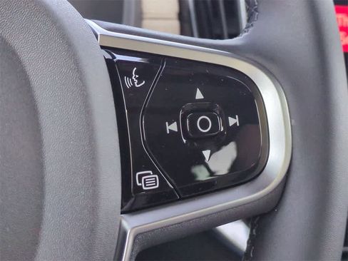 New 2026 Volvo XC90 B6 Plus w/ Protection Package Premier image 24