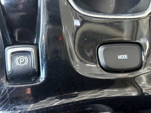 Used 2022 Buick Envision Essence w/ Technology Package II FWD image 34