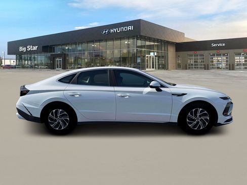 New 2026 Hyundai Sonata Blue FWD image 9