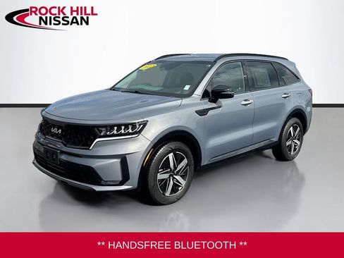 Used 2022 Kia Sorento S FWD image 3