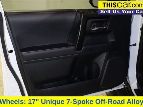 Used 2024 Toyota 4Runner TRD Off-Road Premium w/ Moonroof Package AWD/4WD image 31