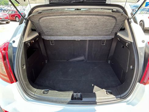 Used 2021 Buick Encore Preferred AWD/4WD image 17