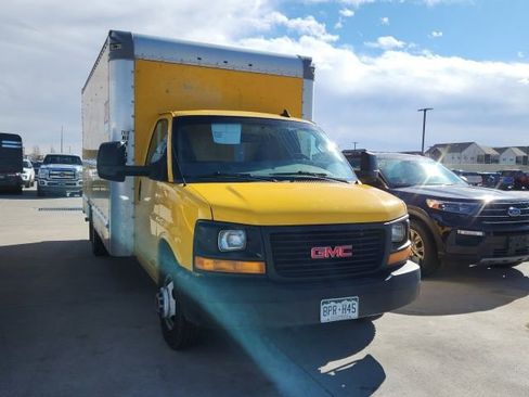 Used 2017 GMC Savana 3500 Extended image 4