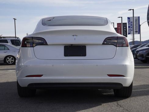 Used 2019 Tesla Model 3 Standard Range Plus image 5