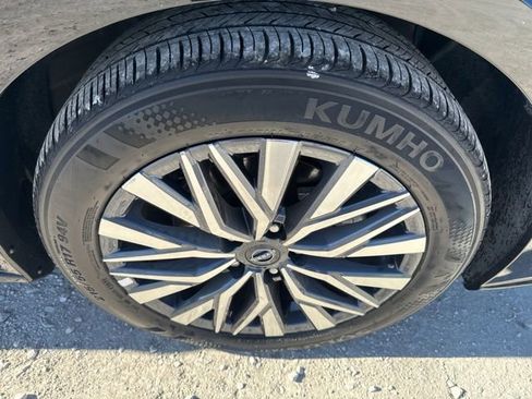 Used 2025 Nissan Altima 2.5 SV FWD image 23