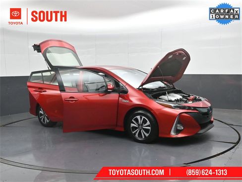 Used 2018 Toyota Prius Prime Advanced image 62
