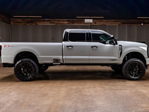 Used 2026 Ford F350 Platinum w/ Platinum Plus Package AWD/4WD image 4