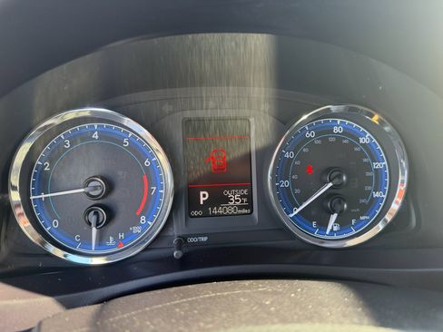 Used 2018 Toyota Corolla L image 15