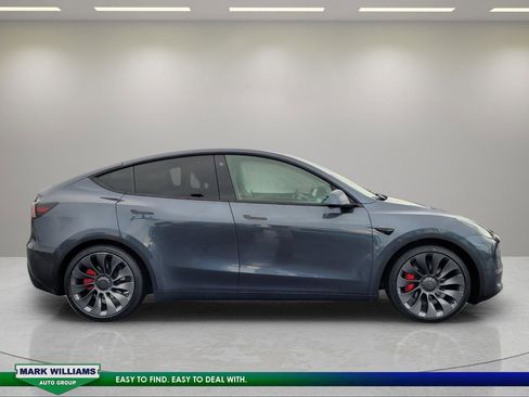 Used 2022 Tesla Model Y Performance AWD/4WD image 2