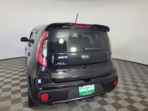 Used 2018 Kia Soul w/ Option Group 020 FWD image 7