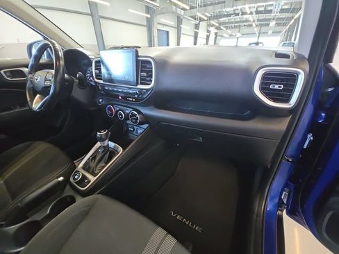 Used 2021 Hyundai Venue SEL FWD image 29