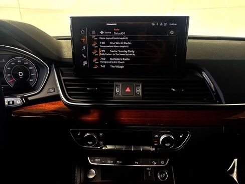 Used 2022 Audi Q5 2.0T Premium Plus w/ Premium Plus Package AWD/4WD image 18