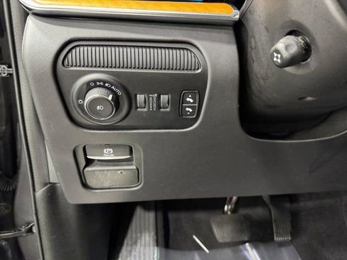 Used 2022 Jeep Grand Wagoneer Series III w/ Rear Seat Video Group 1 AWD/4WD image 26