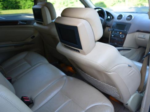Used 2008 Mercedes-Benz GL 550 4MATIC image 17