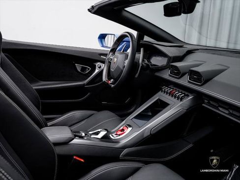Used 2023 Lamborghini Huracan EVO RWD image 42