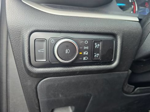 Used 2024 Ford Explorer XLT w/ Equipment Group 202A AWD/4WD image 21