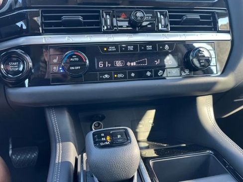 New 2026 Nissan Pathfinder Platinum w/ Cargo Package AWD/4WD image 31