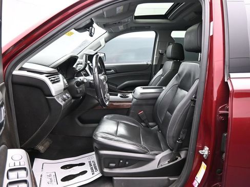 Used 2020 GMC Yukon XL SLT w/ Open Road Package AWD/4WD image 9