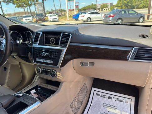 Used 2016 Mercedes-Benz GL 450 4MATIC image 24