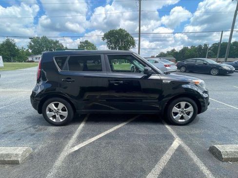 Used 2018 Kia Soul FWD image 5