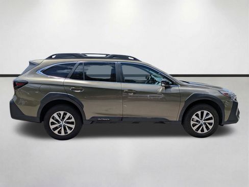 Used 2024 Subaru Outback Premium AWD/4WD image 3