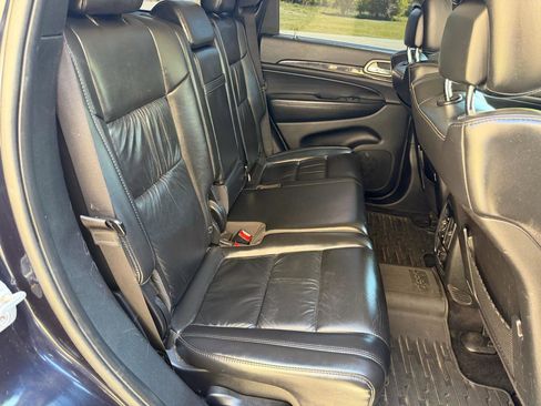 Used 2011 Jeep Grand Cherokee Laredo AWD/4WD image 23