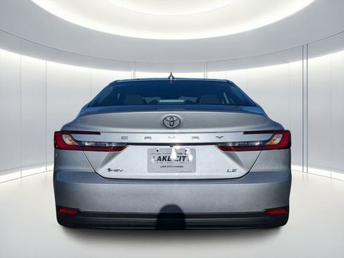 Used 2025 Toyota Camry LE image 5