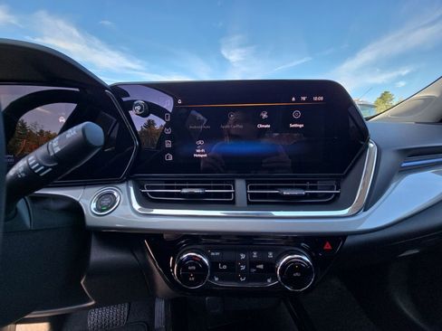 New 2025 Chevrolet Trax LT w/ Driver Confidence Package image 47