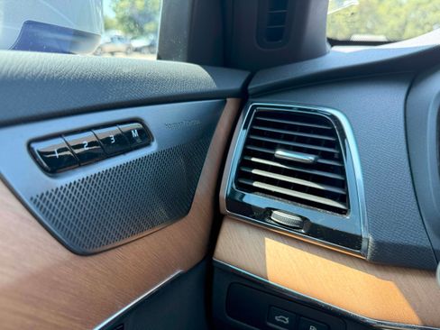 Certified 2025 Volvo XC90 T8 Plus w/ Protection Package Premier image 14